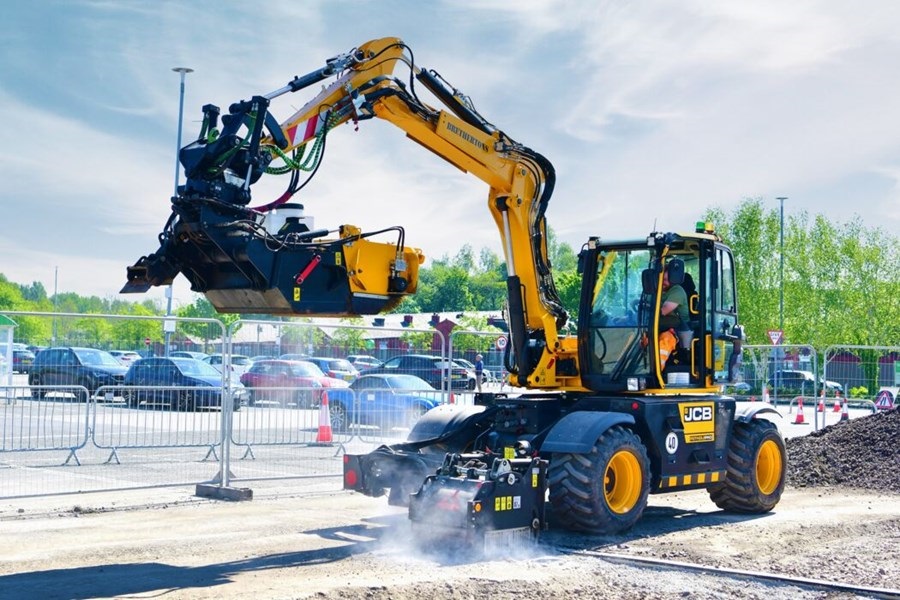 拓！JCB Pothole助客戶贏得道路維護新業務！